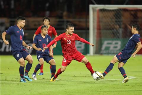 Quang Hải có nguy cơ vắng mặt ở màn đọ sức giữa Việt Nam với Thái Lan