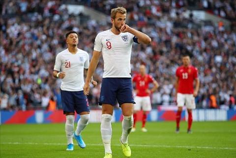 Harry Kane ghi ban cho DT Anh