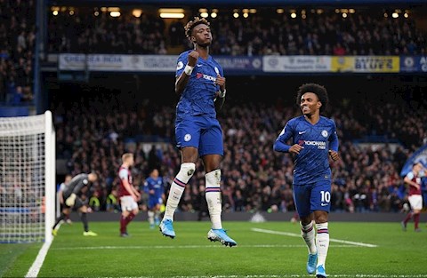 Tammy Abraham tỏa sáng trước Burnley Đi vào lịch sử Chelsea hình ảnh