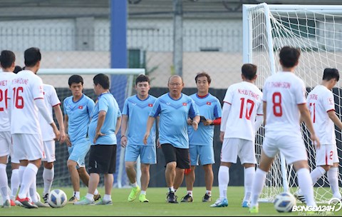HLV Park Hang Seo gặp riêng Hoàng Đức trước trận U23 Triều Tiên hình ảnh