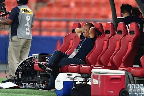 Người Hàn chỉ ra điểm yếu trong lối chơi 3 trung vệ của HLV Park Hang Seo