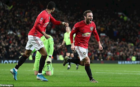 Solskjaer thành thật hơn học trò về mẩu giấy bí mật của MU