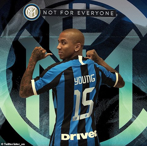 Chính thức Ashley Young chia tay MU, gia nhập Inter Milan hình ảnh