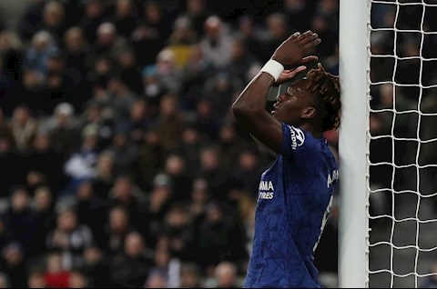 Newcastle 1-0 Chelsea Abraham im tieng