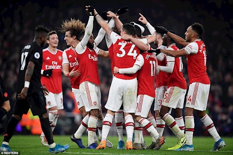 Arsenal 2-0 MU Chiến thắng của con tim nóng và cái đầu lạnh hình ảnh