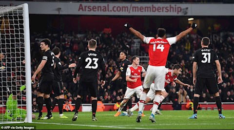 Arsenal 2-0 MU Chiến thắng của con tim nóng và cái đầu lạnh hình ảnh