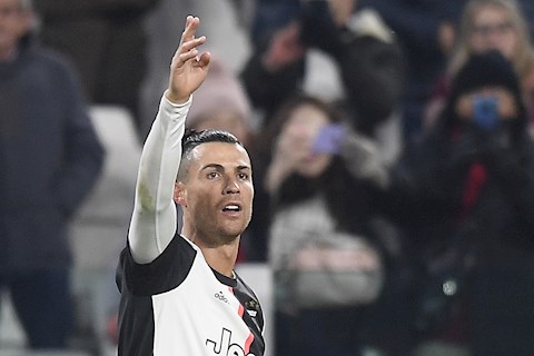 Ronaldo lập kỷ lục sau cú đúp vào lưới Parma hình ảnh