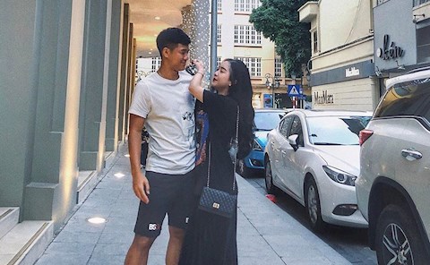 Hà Đức Chinh và bạn gái ngọt ngào khiến hội FA kêu trời