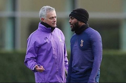 Cãi tay đôi với Jose Mourinho, sao Tottenham có còn ‘đất sống’ hình ảnh