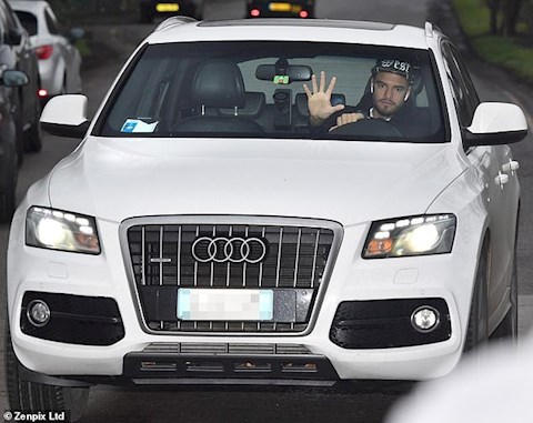 Thủ môn MU gây tai nạn xe hơi nguy hiểm