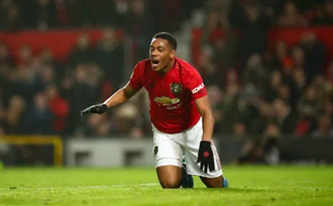 MU cần chân sút sẵn sàng vỡ mũi để ghi bàn