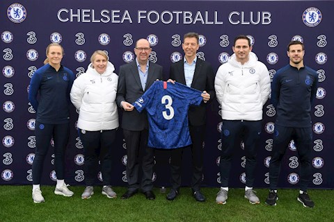 Chelsea ăn no gạch đá vì… tự chế nhạo chính mình hình ảnh