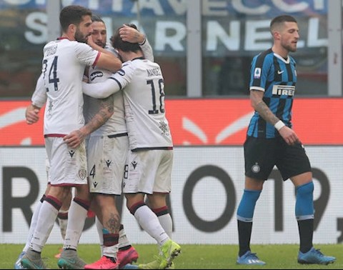 Nainggolan ghi ban vao luoi doi bong cu Inter Milan giup Cagliari gianh lai 1 diem