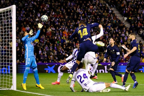 Valladolid 0-1 Real Madrid Chiến thắng tối thiểu đưa Los Blancos lên đỉnh hình ảnh 3