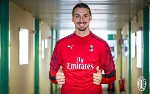 Ra mắt Milan chưa lâu, Zlatan Ibrahimovic lập tức ghi bàn hình ảnh
