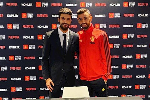 CHÍNH THỨC: Bruno Fernandes hoàn tất hợp đồng, thừa nhận yêu MU từ bé