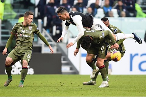 Juventus 4-0 Cagliari Ronaldo rực sáng, Lão bà mở màn 2020 đầy tưng bừng hình ảnh 2