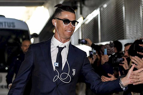 Góc khó tin: Ronaldo vẫn đang dùng phụ kiện không ai ngờ tới