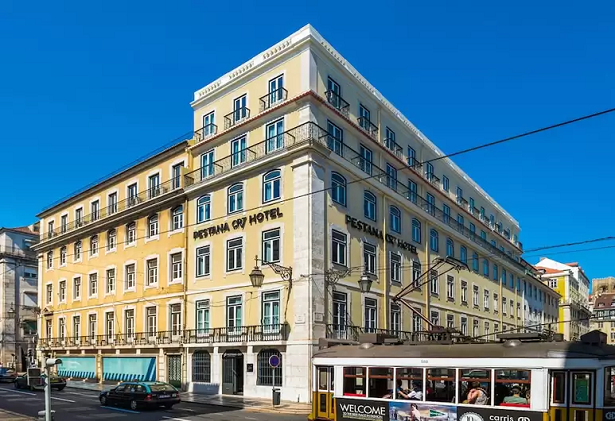 Chuỗi khách sạn của Cristiano Ronaldo sắp phải đóng cửa