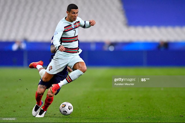 Camavinga khoe được CR7 tặng áo, hứa sẽ không giặt