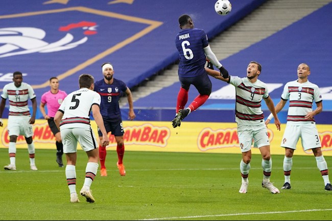 Pogba xoá vội bức ảnh chụp với Ronaldo