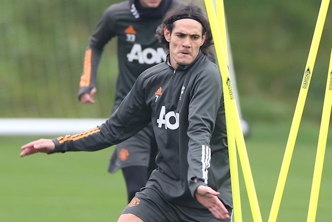 Edinson Cavani sẽ giúp MU đánh bại PSG như thế nào?