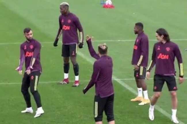 Bruno tỏ thái độ, quát thẳng mặt Alex Telles