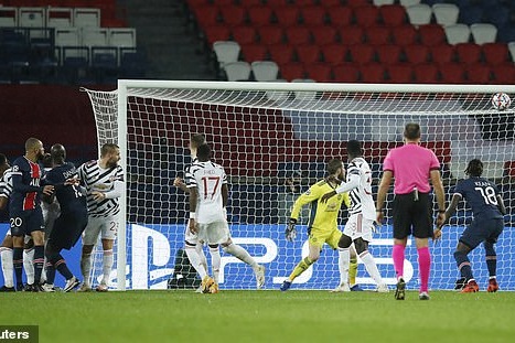 Anthony Martial khiến MU lập kỷ lục tệ hại ở Champions League