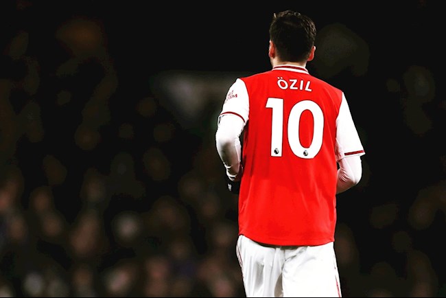 Huyền thoại Arsenal muốn chấm dứt câu chuyện Mesut Ozil hình ảnh