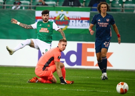 Bernd Leno mắc sai lầm, Arsenal bị chỉ trích dữ dội