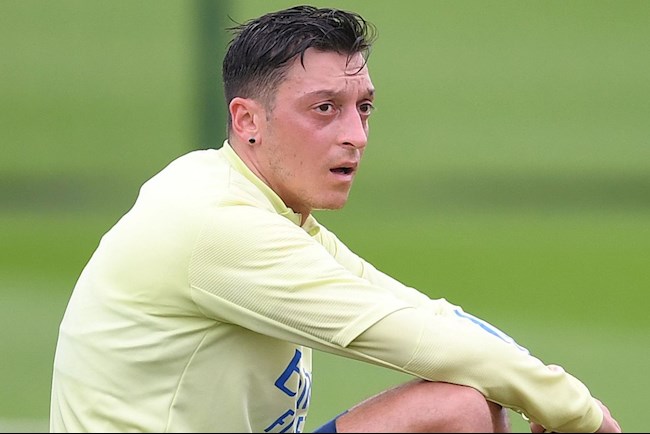 Mesut Ozil có thực sự là nạn nhân của Arsenal?