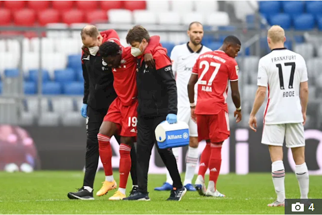 Dính chấn thương nặng, máy chạy của Bayern rời sân trong nước mắt hình ảnh 2