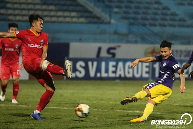 ẢNH: Quang Hải vô-lê đẹp mắt, tiếp tục sắm vai người hùng của CLB Hà Nội