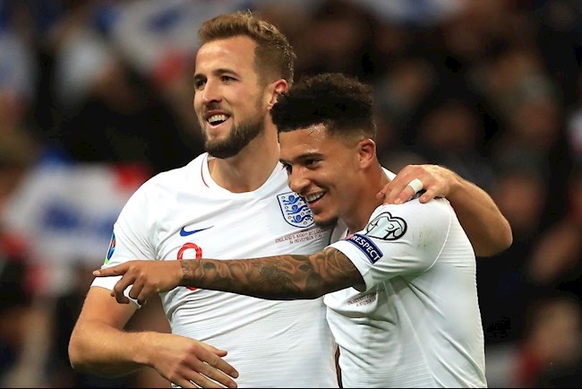 Wayne Rooney: MU nên mua Kane còn hơn Sancho