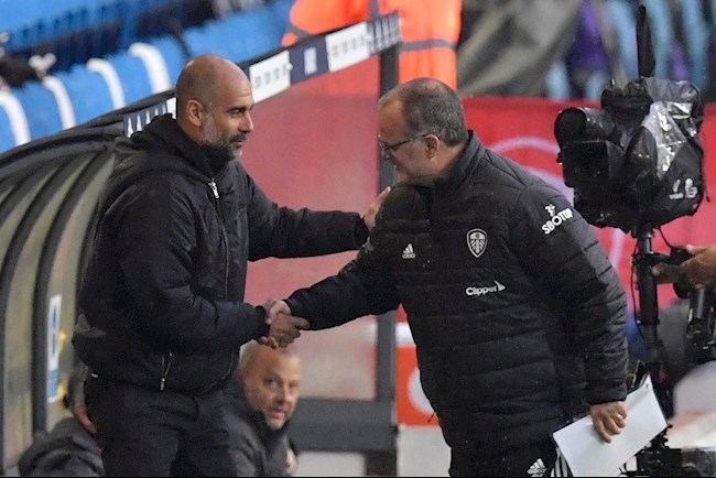 Marcelo Bielsa đã khiến Pep Guardiola phải ngả mũ như thế nào?