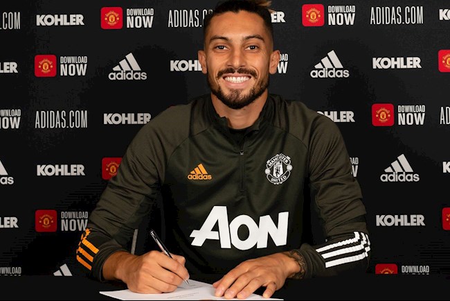 CHÍNH THỨC: MU chiêu mộ thành công Alex Telles