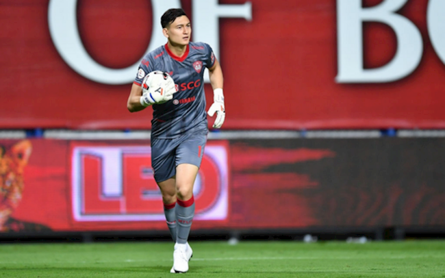 KHÔNG TƯỞNG: Văn Lâm cứu thua 3 lần trong... 5 giây