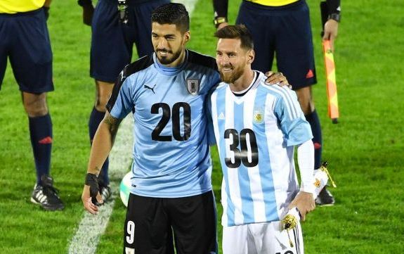 Messi và Suarez đồng loạt cân bằng kỷ lục vòng loại World Cup hình ảnh