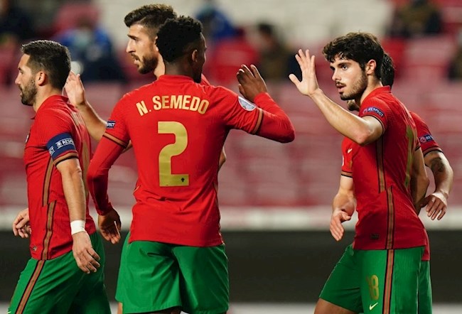 Bồ Đào Nha tập bắn trước màn đại chiến với nhà ĐKVĐ thế giới