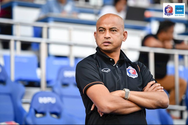 Sau Kiatisuk, thêm 1 cựu tuyển thủ Thái Lan từ chối dẫn dắt TP.HCM