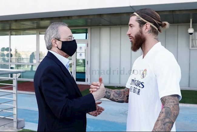 “Cuộc hôn nhân giả” với Chủ tịch Perez có cản trở Sergio Ramos gia hạn hợp đồng với Real Madrid?