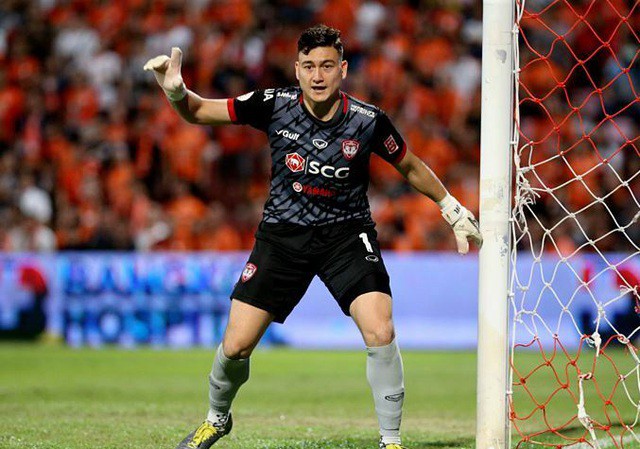 Văn Lâm chơi hay, Muangthong vẫn trắng tay ở Thai League