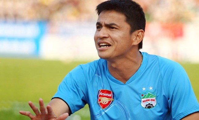 Báo Thái bất ngờ cảnh báo các cầu thủ HAGL về Kiatisak