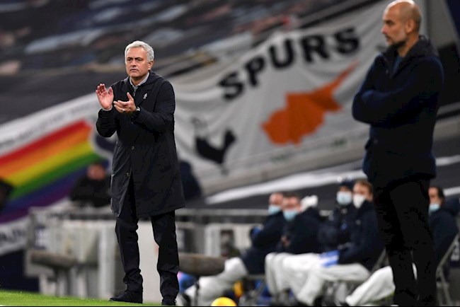 Mourinho đánh bại Guardiola: Chiến thắng của sự đối lập