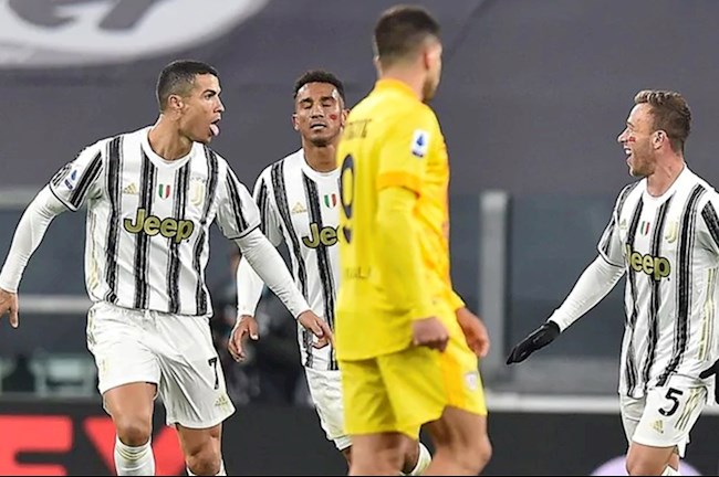 Ronaldo lập cú đúp cho Juve, HLV Pirlo nói gì hình ảnh