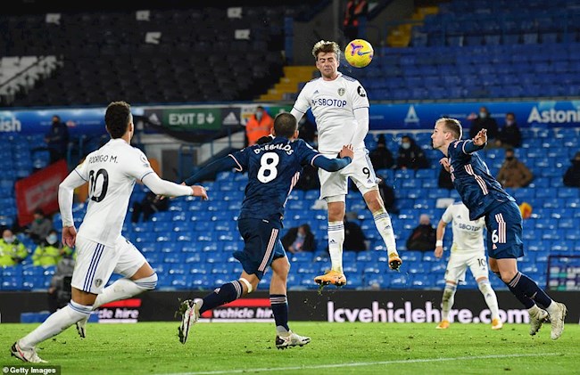 Arsenal vs Leeds Bamford danh dau