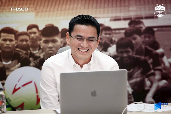 Kiatisuk lùi ngày sang Việt Nam ký hợp đồng với HAGL