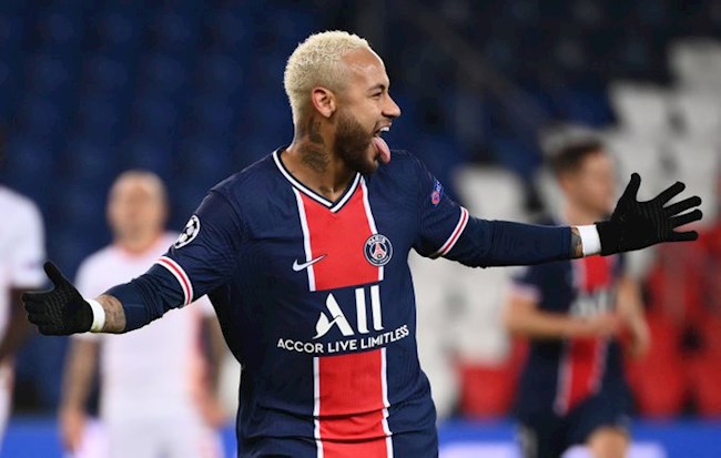 Neymar lập công trên chấm 11m, PSG vượt mặt Leipzig