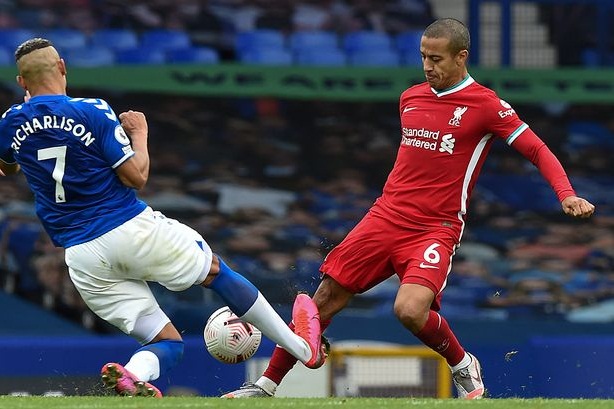 HLV Klopp lên tiếng về chấn thương của Thiago Alcantara và Chamberlain