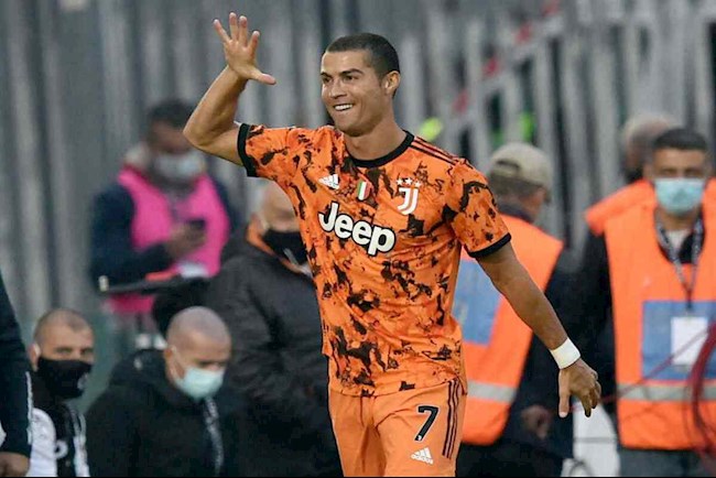 Alvaro Morata hết lời nịnh Ronaldo